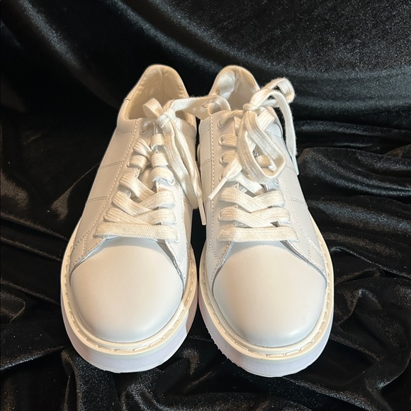 NWOB RALPH LAUREN TENNIS SHOES 7.5 - Picture 10 of 11